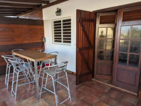 Appartement moderne au Moule avec terrasse et jardin
